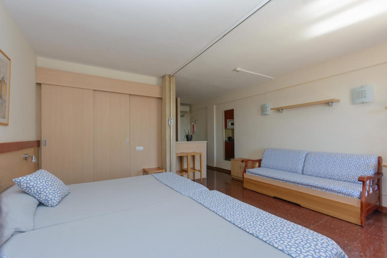 Beach Family Apartments Салоу Экстерьер фото