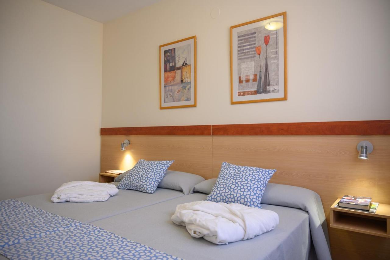 Beach Family Apartments Салоу Экстерьер фото