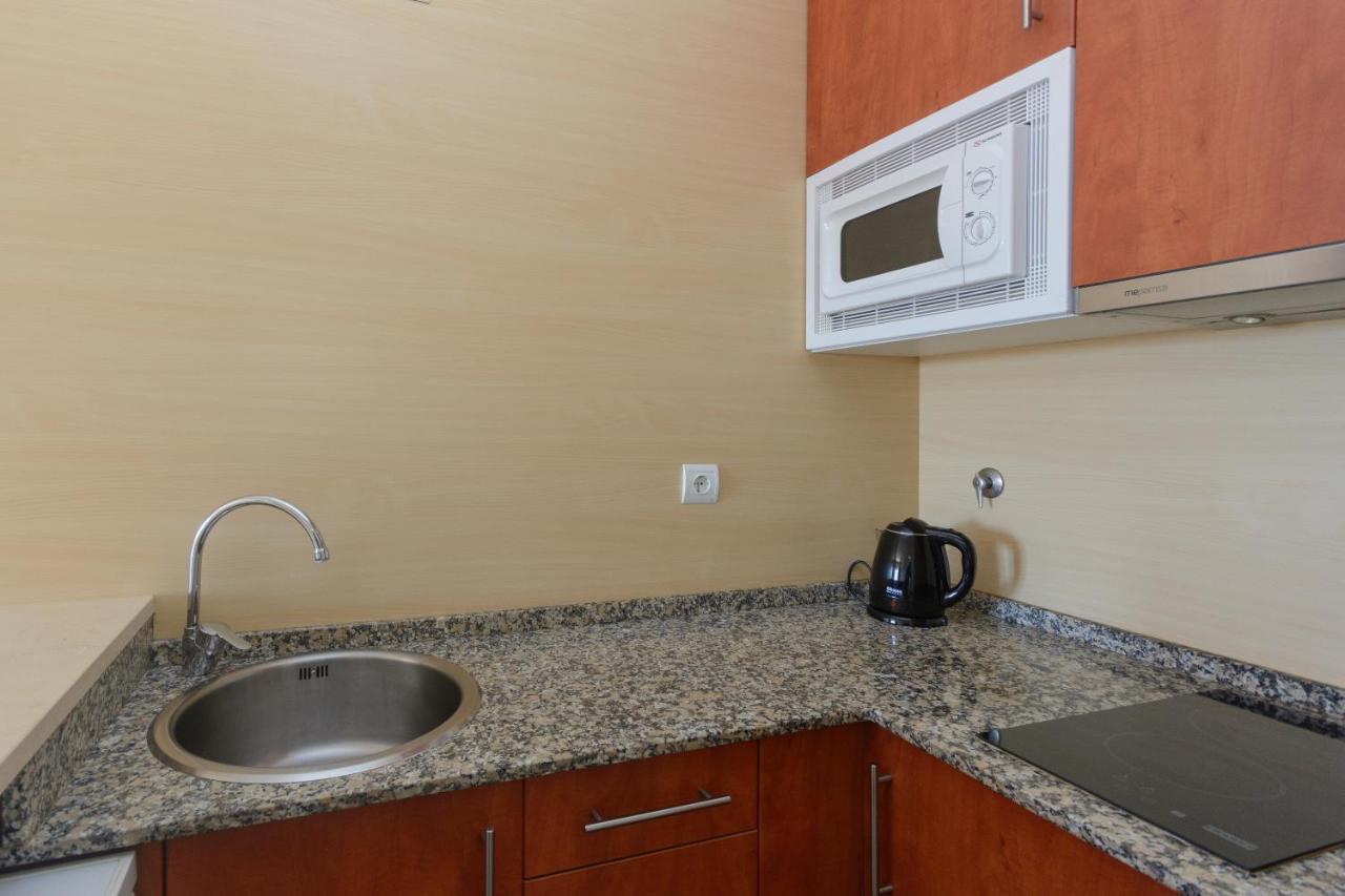 Beach Family Apartments Салоу Экстерьер фото