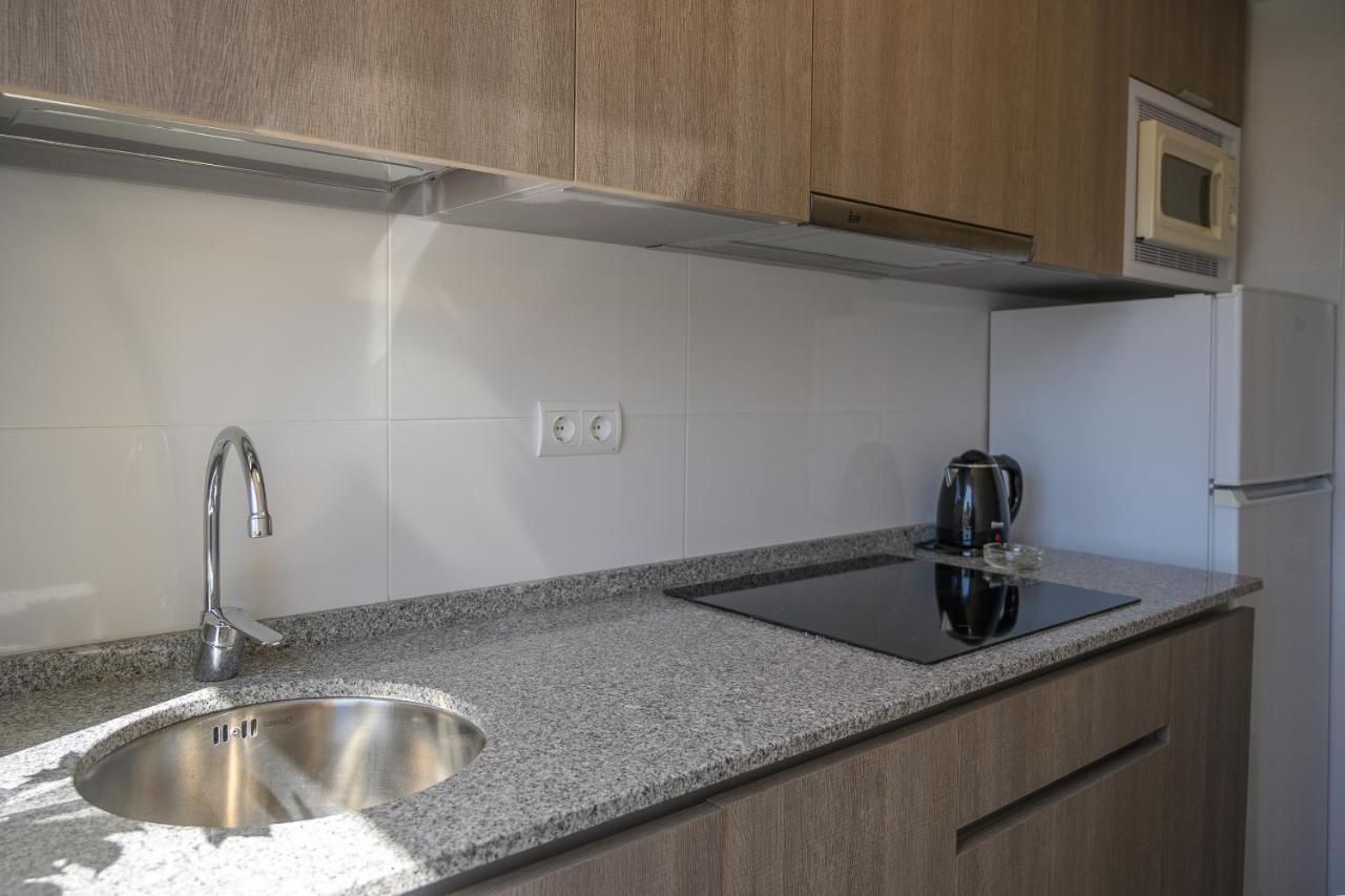 Beach Family Apartments Салоу Экстерьер фото