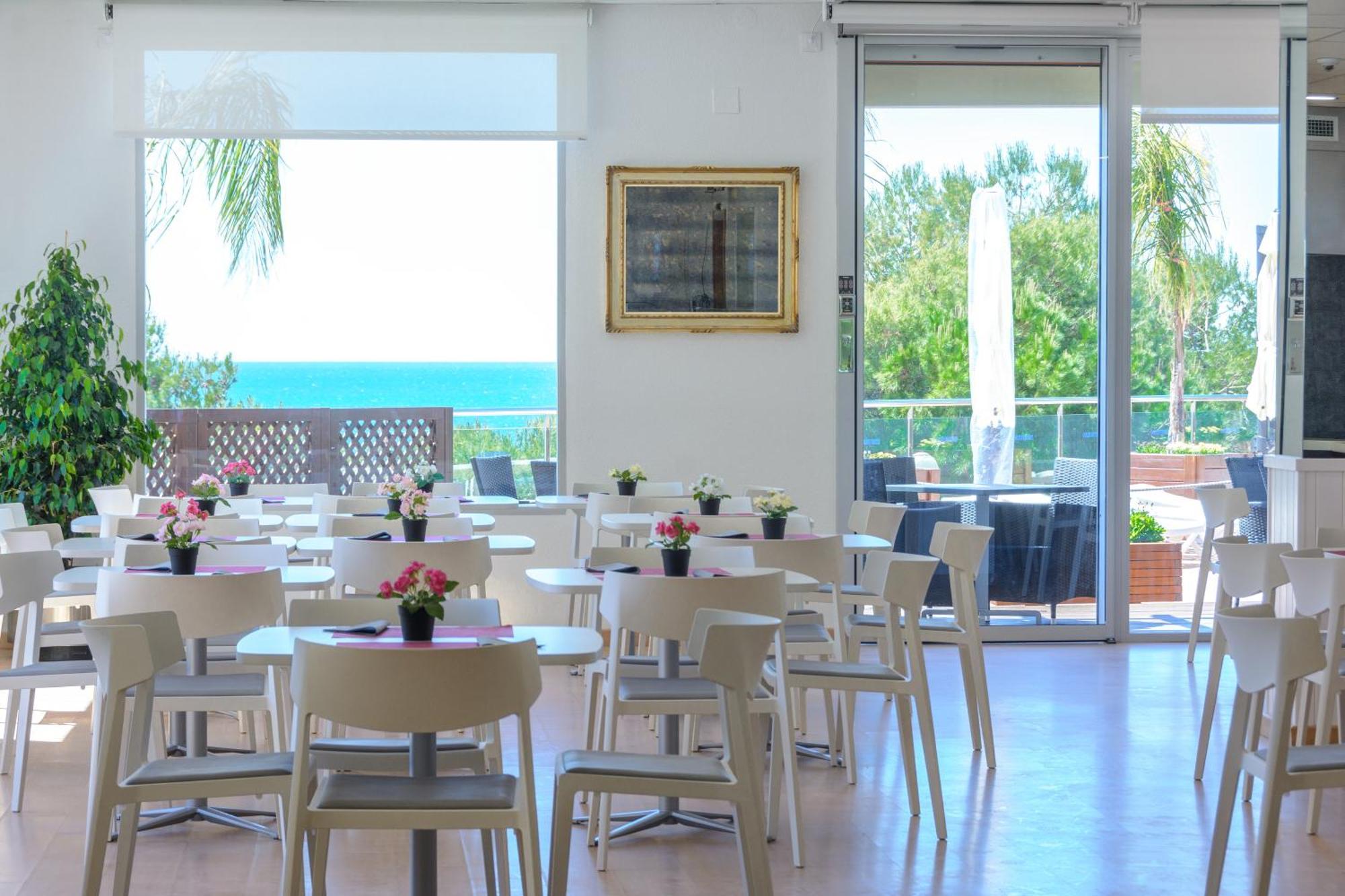 Beach Family Apartments Салоу Экстерьер фото