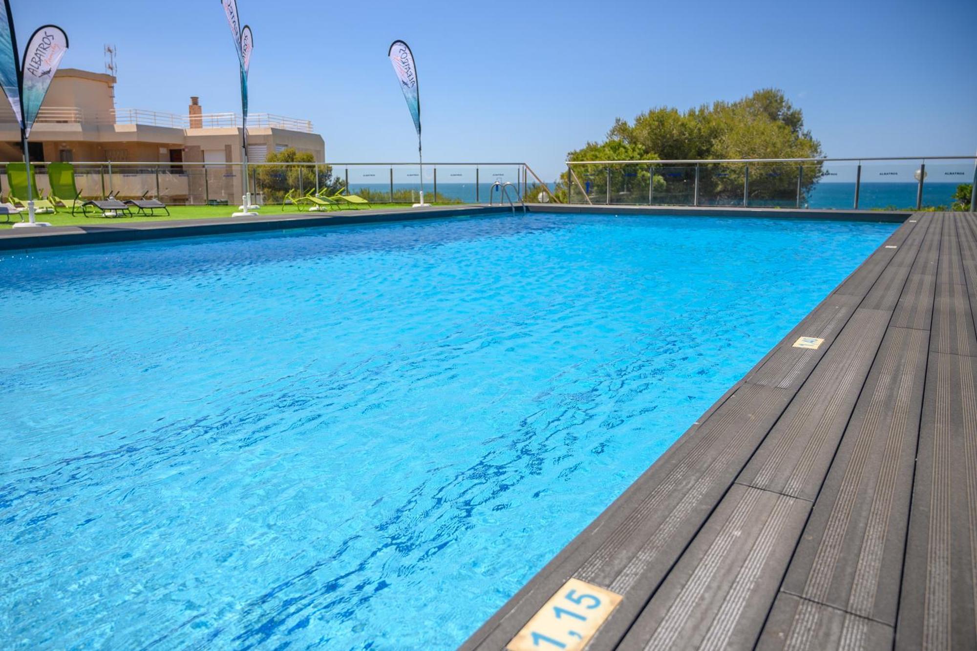 Beach Family Apartments Салоу Экстерьер фото
